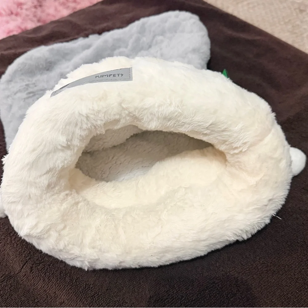 Kimpets Cozy Gray and Cream Plush Cat Bed Hide